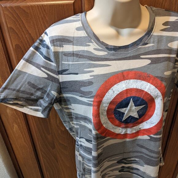 Marvel Women’s Camo Captain America tee Size Large 5/$25 - Picture 2 of 4